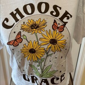 Organic Collection White Graphic Floral Design cropped T shirt